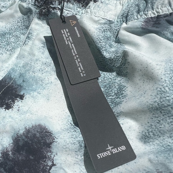 Stone Island Men's Blue Reef Camo Swim Shorts Size Small NWT Designer Resort - Picture 7 of 16